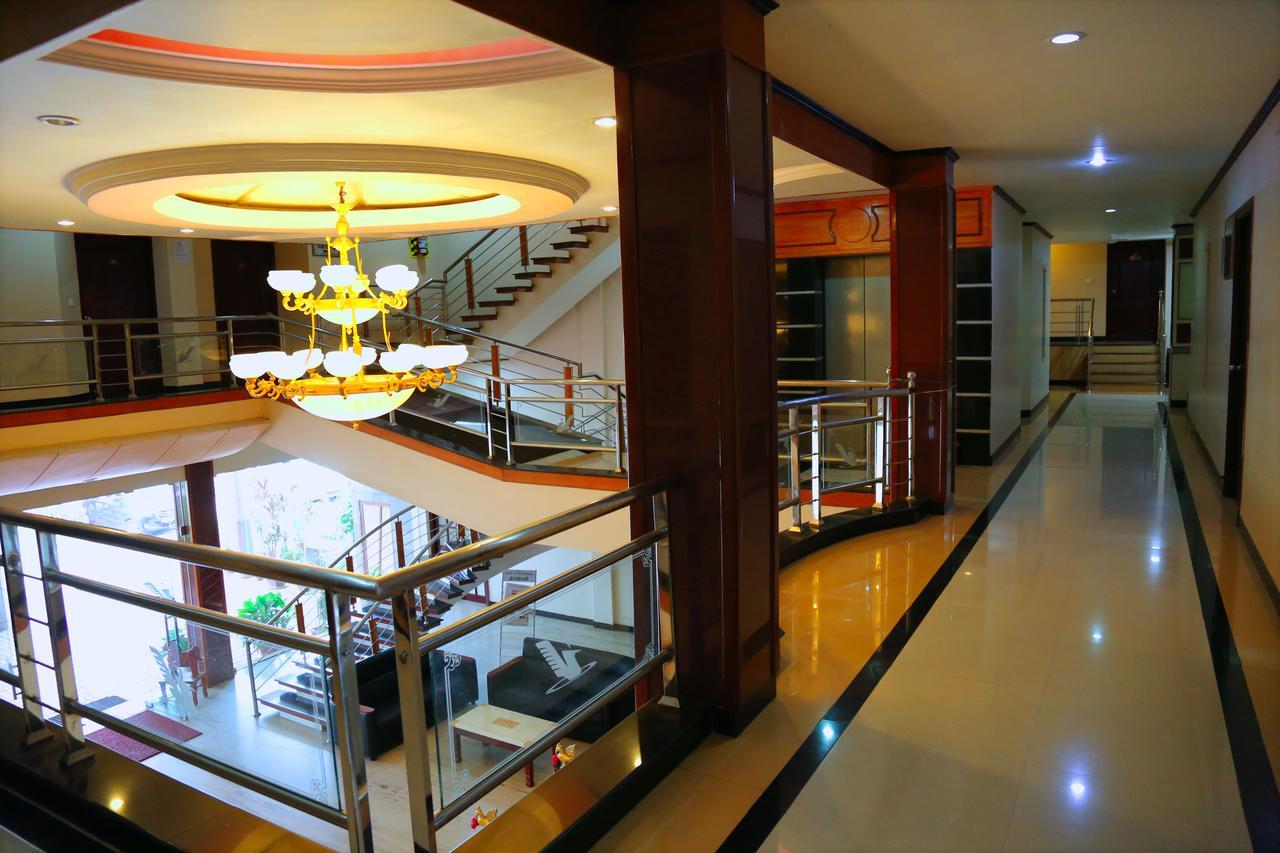 Hotel Vels Court Palni Exteriér fotografie